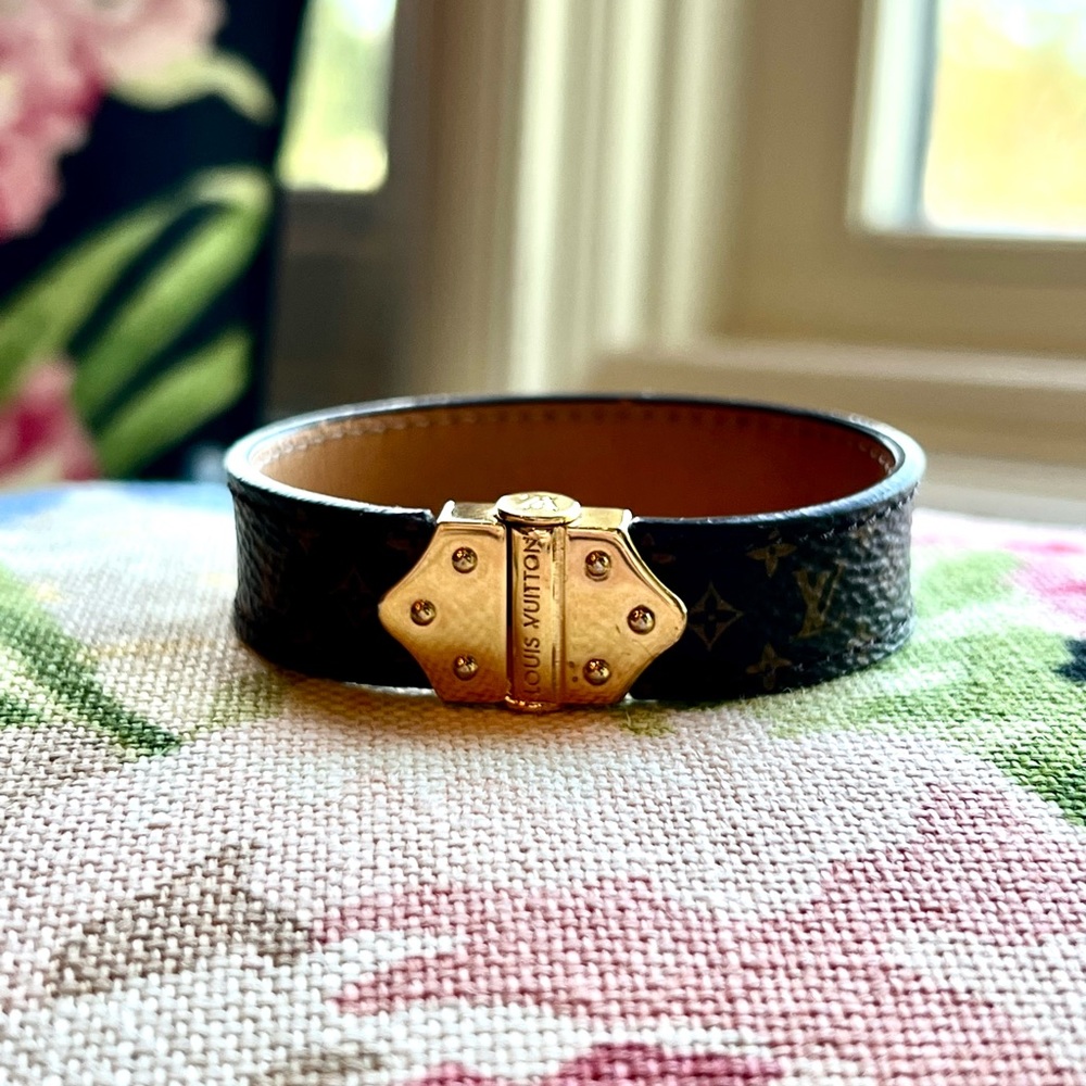 Authentic Louis Vuitton monogram nano bracelet 17!